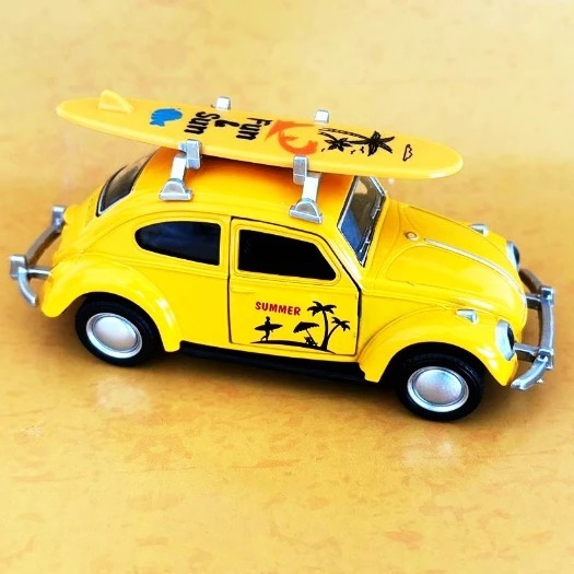 FUSCA METAL COM PRANCHA SURF